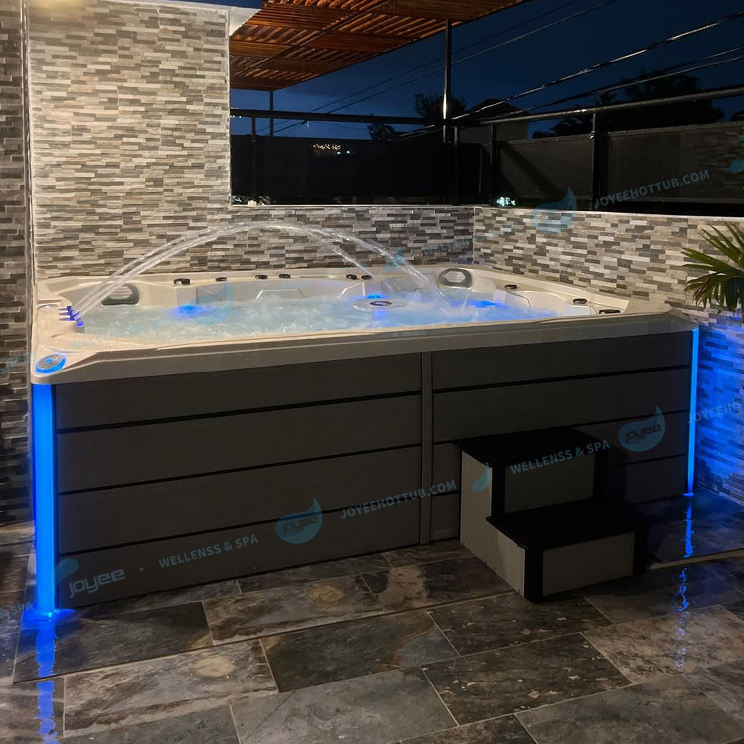 top jacuzzi