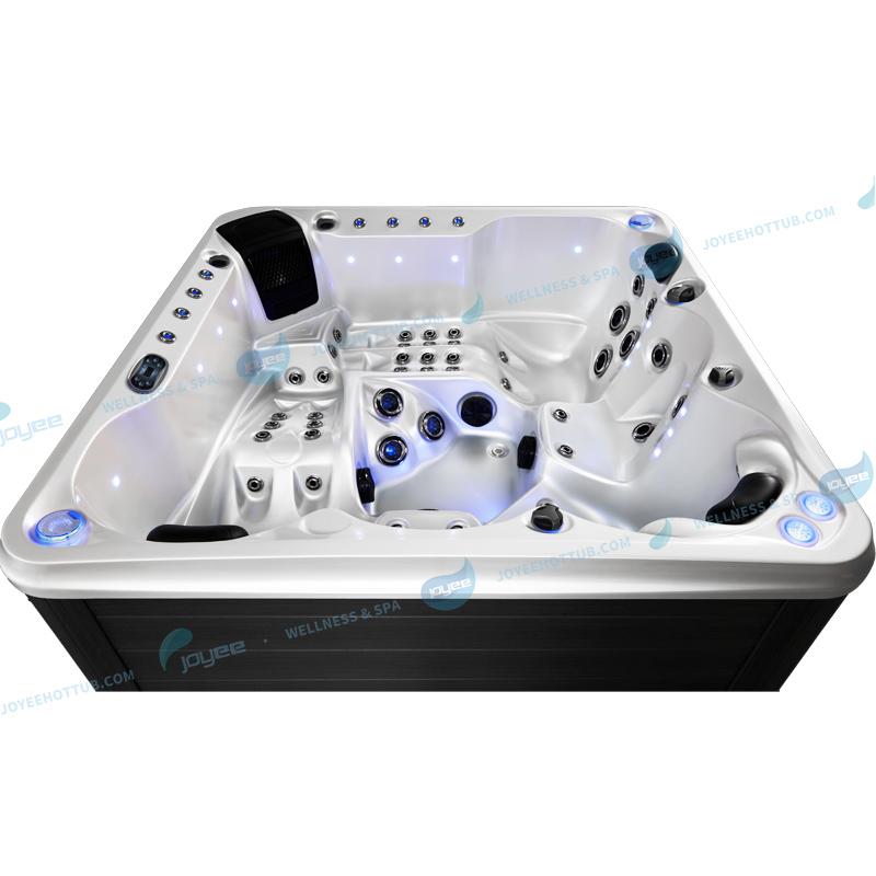 outdoor spa hot tub